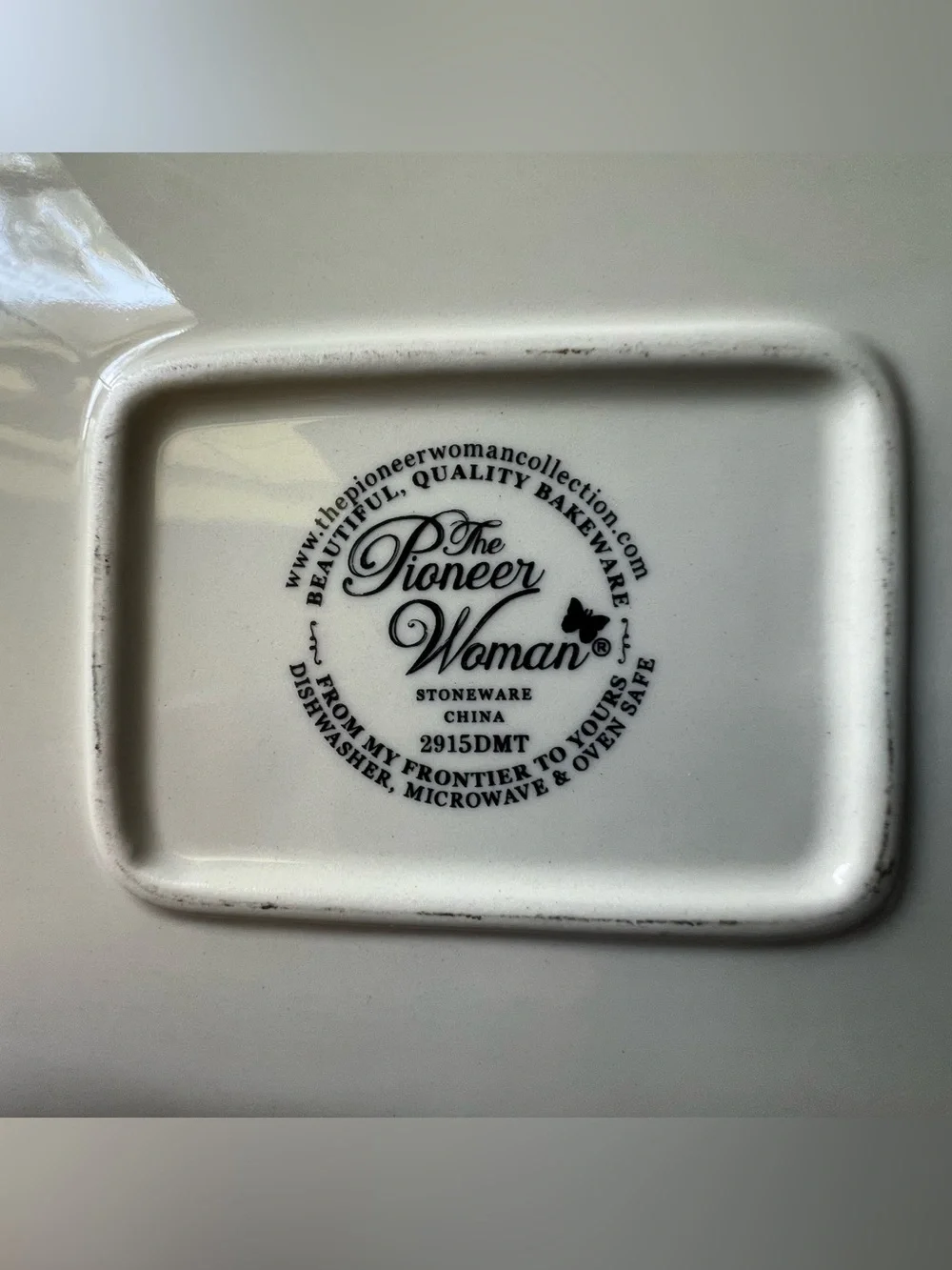 The Pioneer Woman Stoneware Casserole Baking Dish w/ Decorative Iron Trivet EUC
